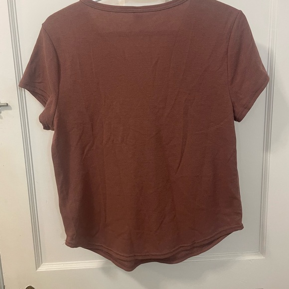 Old Navy ribbed t shirt size large - Picture 3 of 4